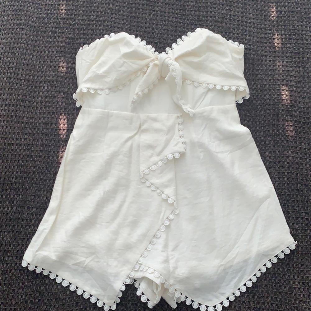 Selfie Leslie white romper